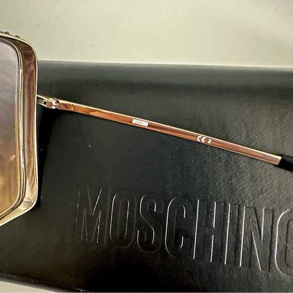 MOSCHINO Flat Brow Bar Gradient Sunglasses - Picture 7 of 8